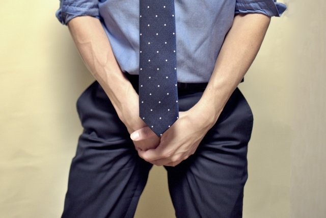 男性特有の不調に悩むイメージ